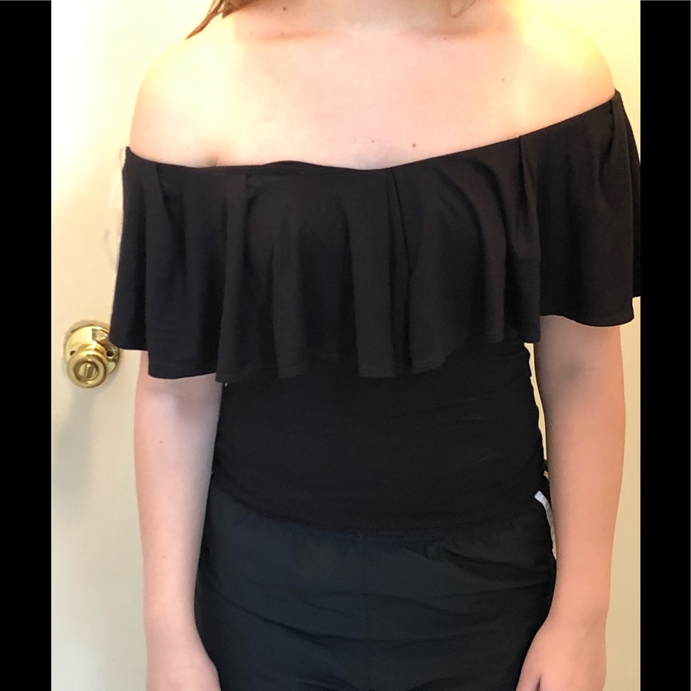 Off the shoulder top; Size: Small; Brand: Jolie